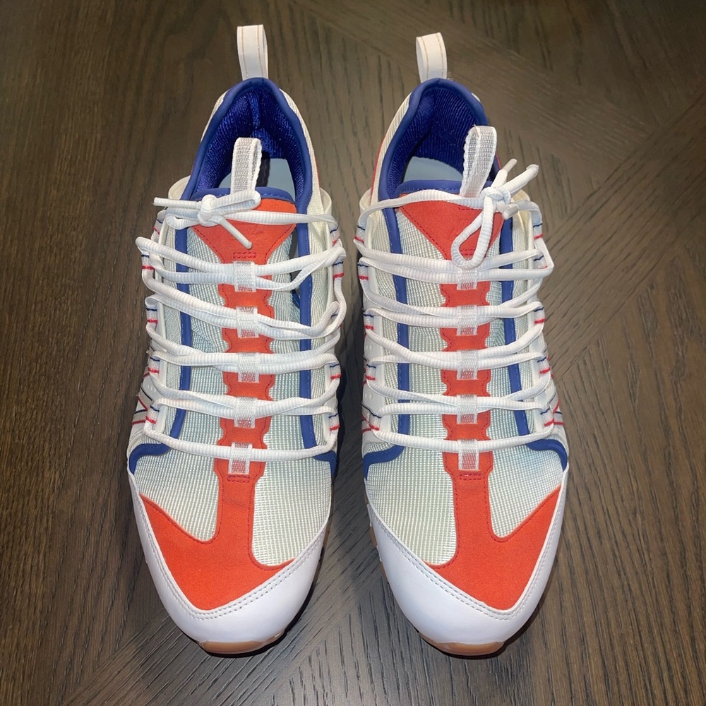 NIKE - Picture 3 of 8